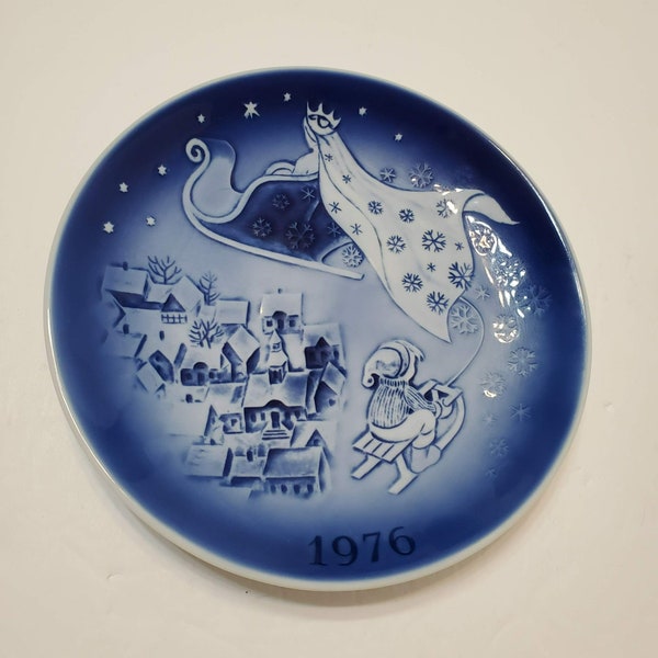 Svend Jensen Denmark 1976 Christmas Plate, Blue and White, The Snow Queen, Desiree Old Copenhagen Hans Christian Andersen