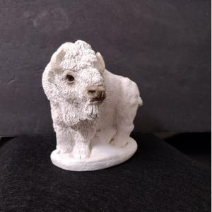 Stone Critters White Buffalo Figurine, SC-459, UDC, Vintage 1992, 4 inch Animal Figurine, Bison Statue, Western Wildlife Decor