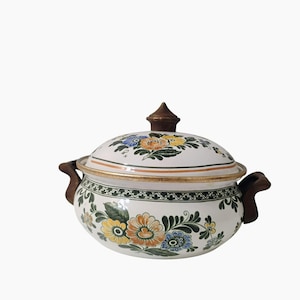Vintage ASTA Enamelware 2 Qt Casserole Pot with Lid, Floral Dutch Oven, German 7&quot; Dish Amsterdam Design