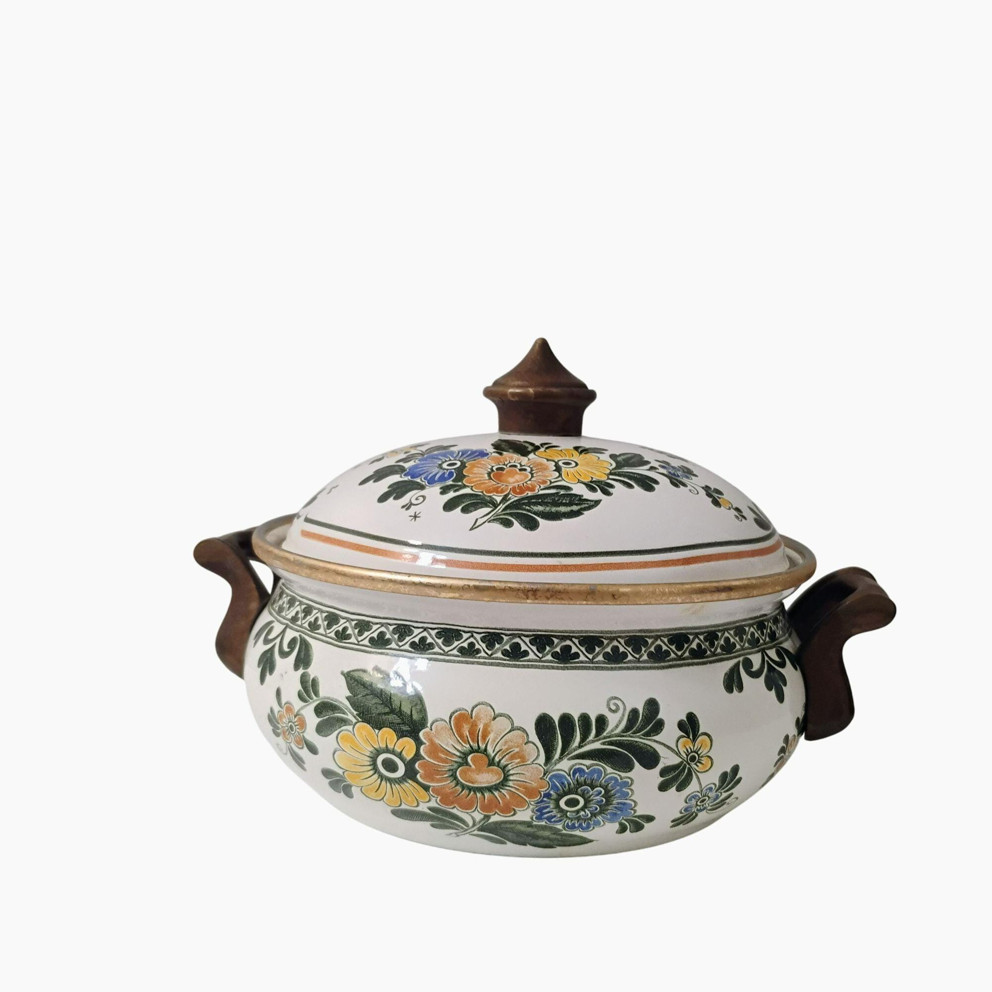 Vintage ASTA Enamelware 2 Qt Casserole Pot With Lid, Floral Dutch