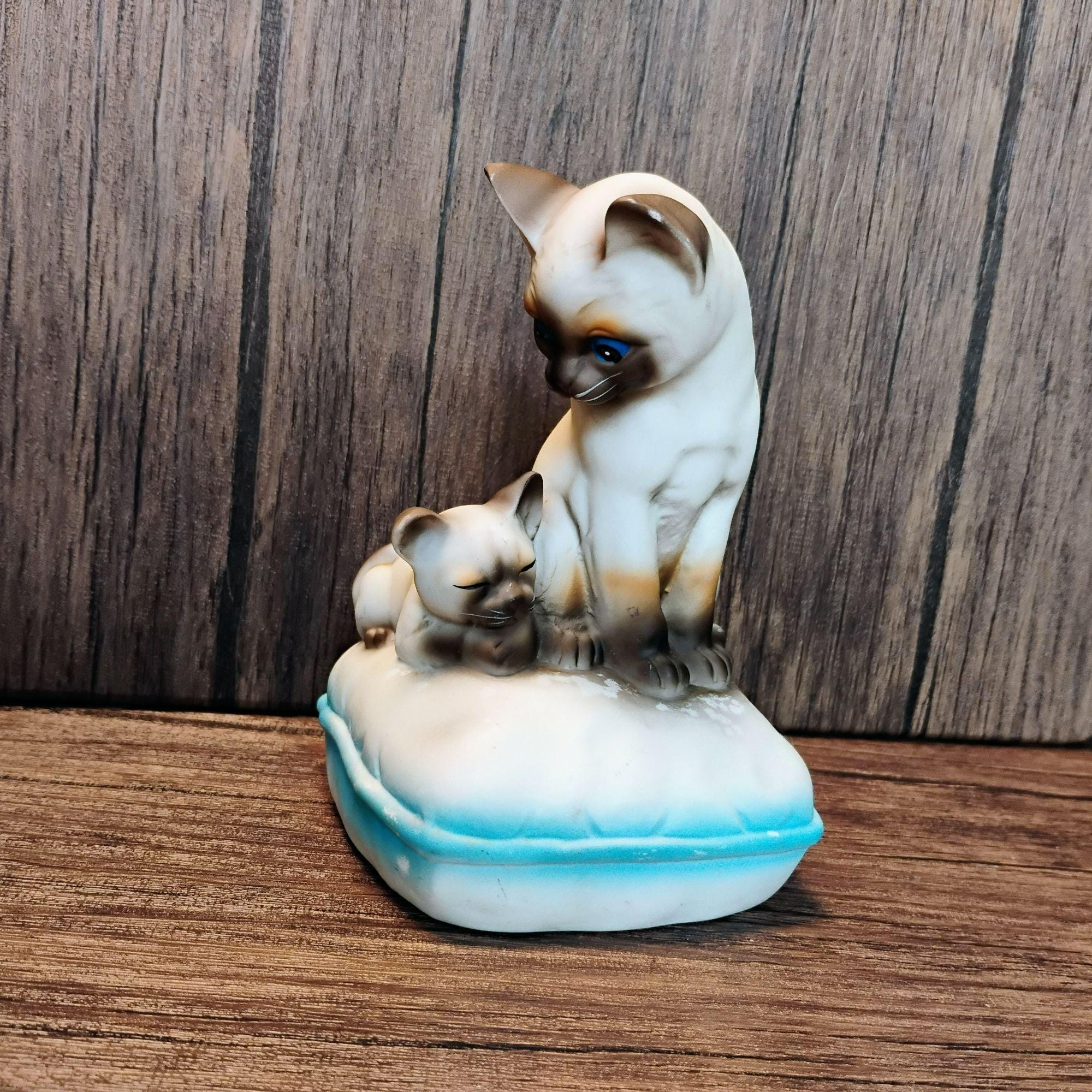 Vintage Mann Japan Siamese Cat Figurine Music Box 5.5