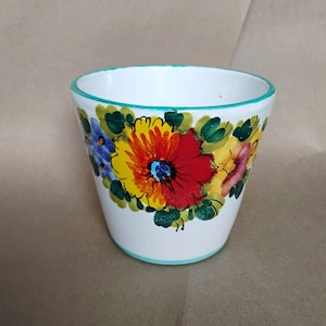 Vaso portavaso vintage in maiolica italiana, alto 12,7 cm, con decorazione floreale dipinta a mano.
