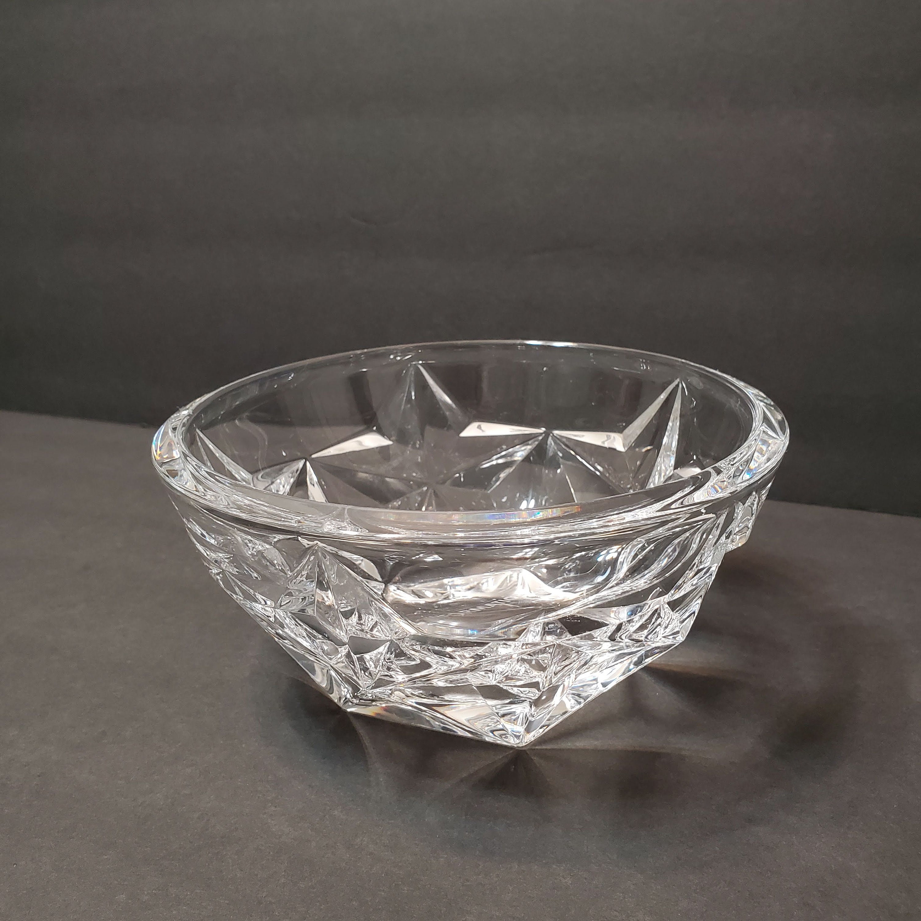 Vintage Tiffany Glass Bowl, Star Design, Cut Lead Crystal 8 Signed,  Informatica, Tiffany Crystal, Crystal Bowl, Tiffany and Co, Glass Bowl 