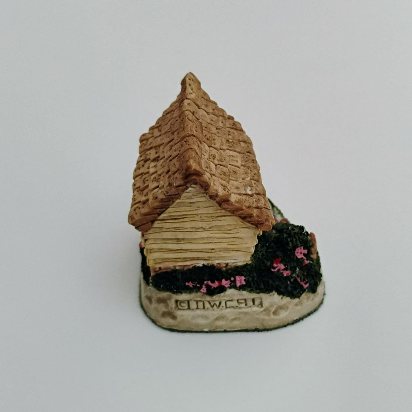 Vintage David Winter Cottage Figurine, 90s Collectible, Miniature