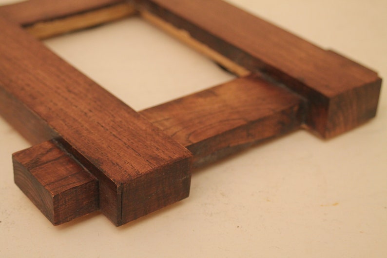 A 5 X 7 Special Lap Joint Picture Frame With Beautiful Wood Finishing