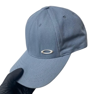 Oakley Cap