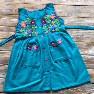Mädchen Kleid / mexikanische Mädchen Kleid / HAND EMBROIDERED Kleid / Blumenkleid / Mädchen bestickt Kleid / Cinco de Mayo / Größe 4