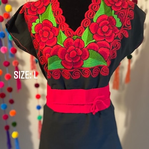 Woman blouse- blouse- embroidered blouse- Mexican embroidered- tradicional clothing- Mexican party- black blouse- white blouse