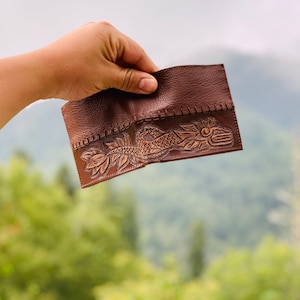 Cartera de los hombres Quetzalcóatl tallado- cartera de cuero- cartera de mano cartera de los hombres cartera de cuero de los hombres- Cartera de Dios Quetzalcócón