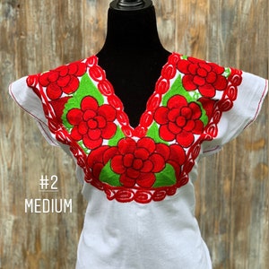 Frau Bluse - bestickte Bluse -Frau T-shirt-mexikanische bestickte-Blumen bestickt-mexikanische Kleidung-Größe: M