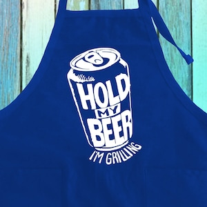 Hold My Beer! I&#39;m Grilling Funny Grilling Master Apron w/ Pockets| Hold My Beer! Kitchen Apron| Joke Gift for Drinker Beer Lover Apron Gifts