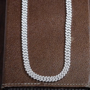 Cuban Link Chain Necklace/ Lab-grown 