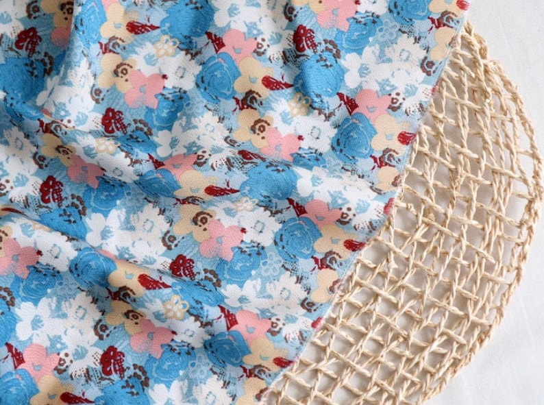 x 1 Yard: 35.4 90cm Fabric Viscose Rayon Vintage floral pattern 110cm by 1 yard 106584