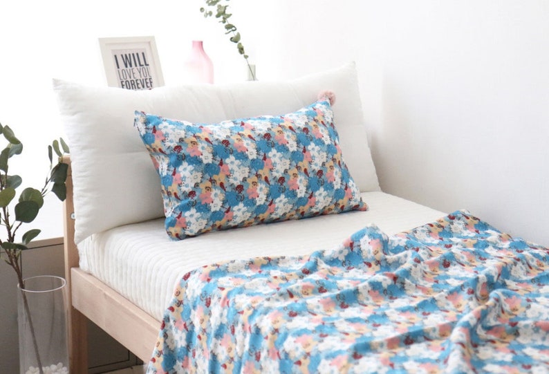 x 1 Yard: 35.4 90cm Fabric Viscose Rayon Vintage floral pattern 110cm by 1 yard 106584