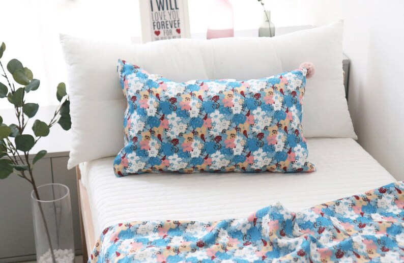 x 1 Yard: 35.4 90cm Fabric Viscose Rayon Vintage floral pattern 110cm by 1 yard 106584