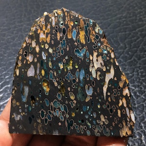 Amygdaloide Achat Jaspis Unpolierte Scheibe 63x61x7 mm