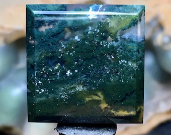 Grön Mossagat Cabochon 26x25x6 mm