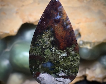 Scenisk mossagat cabochon 46x25x5 mm