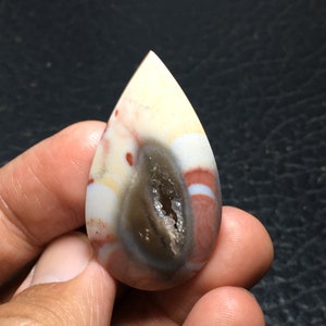 Unikat Jaspis Mit Druzy Cabochon 42x23x7 mm