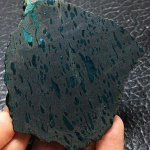 Amygdaloide Achat Jaspis Unpolierte Scheibe 70x63x6 mm