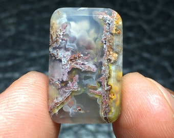 Scenic Copper in Chalcedony Cabochon 20x13x5 mm