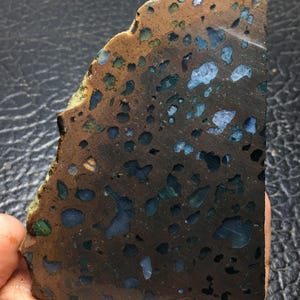 Amygdaloide Achat Jaspis Unpolierte Scheibe 90x68x8 mm