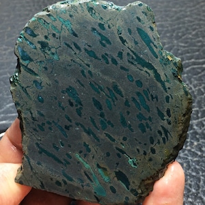 Amygdaloide Achat Unpolierte Scheibe 74x62x5 mm