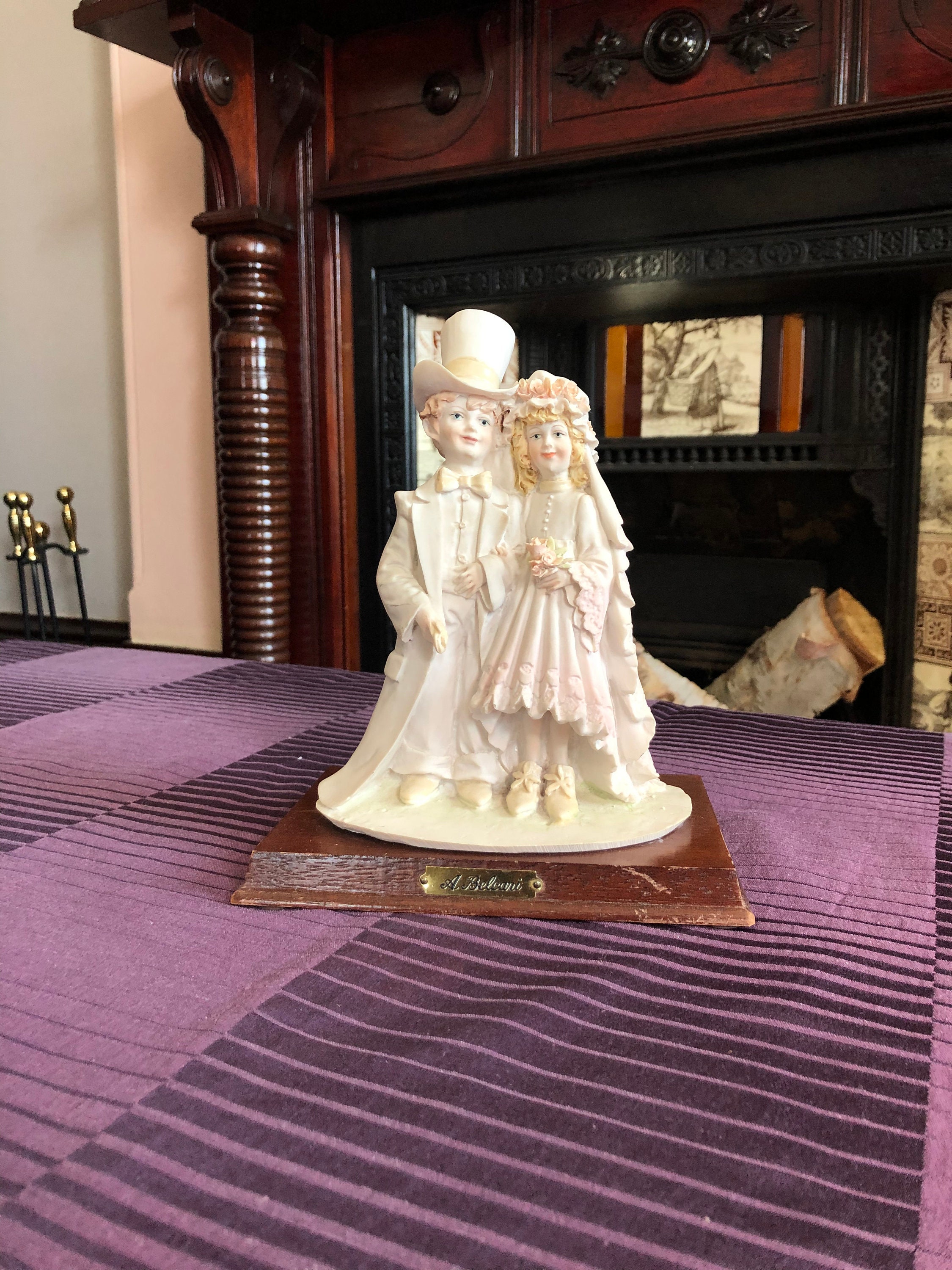 ドマンAuro A Belcari ITALY 1980年代 Collectors Auro Belcari 's Lady Walking Dog Figurine