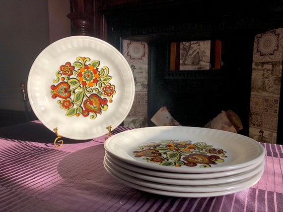 Piatti da pranzo in ceramica ironstone inglese vintage 'Tanya' Set di 6  piatti Ironstone inglese vintage Piatti da pranzo Piatti anni '70 -   Italia