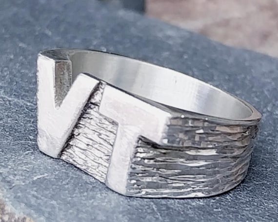 Sterling SILVER VT Signet Ring - V Twin Engine Motorcycle - Size U ( 10) 7.4g