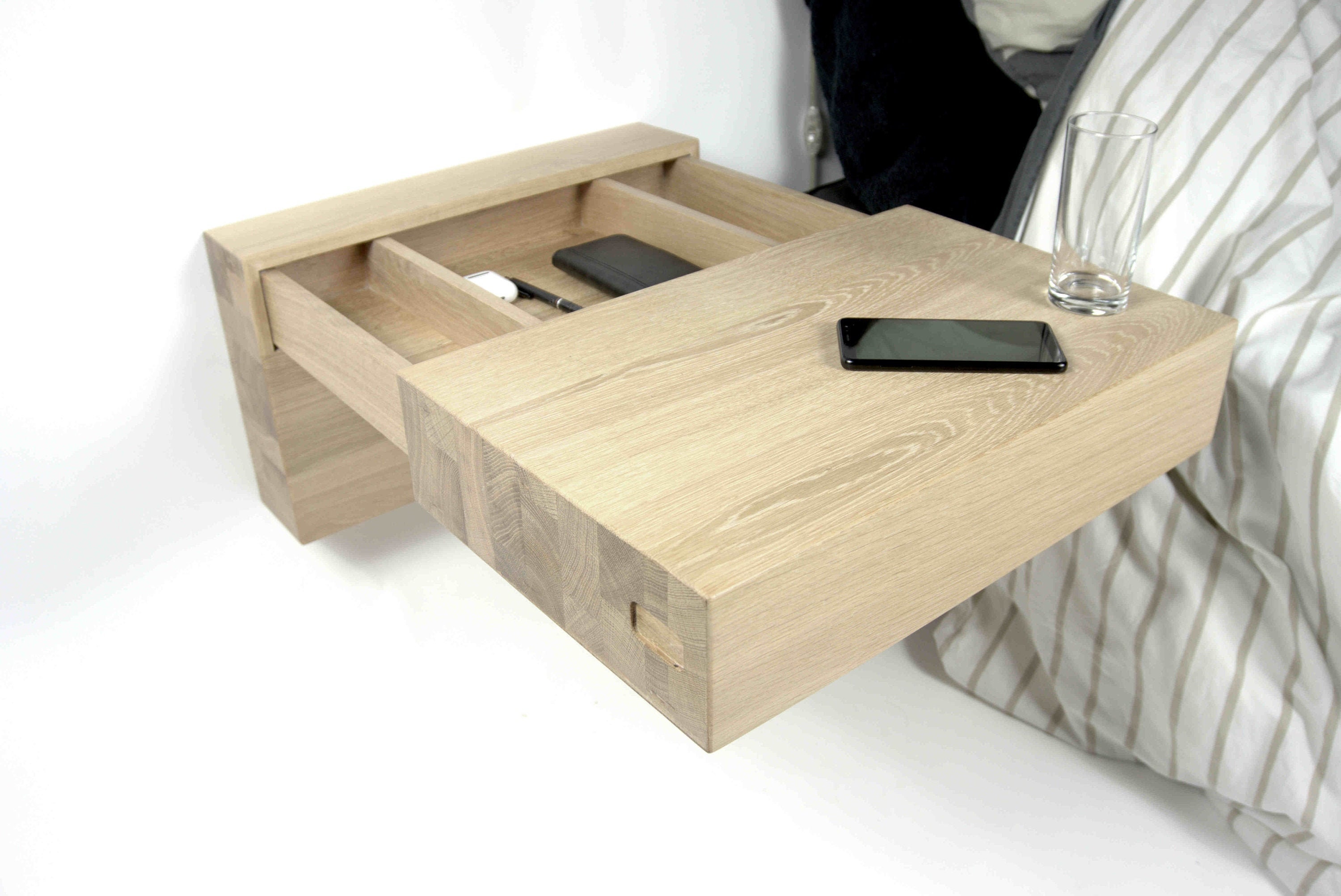 Table De Chevet Suspendue Avec Tiroir Coulissant