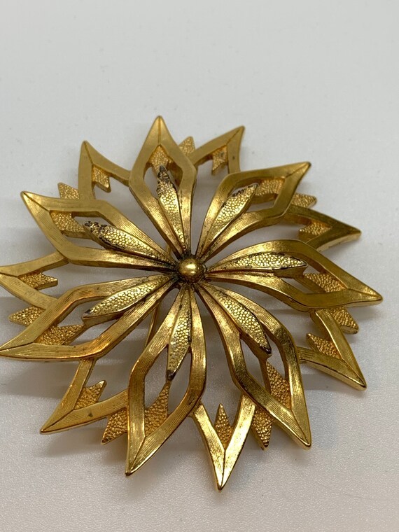 Vintage Monet large matte gold tone open flower d… - image 8