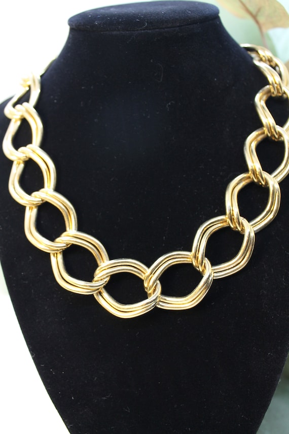 Park Lane vintage chunky gold tone double link nec