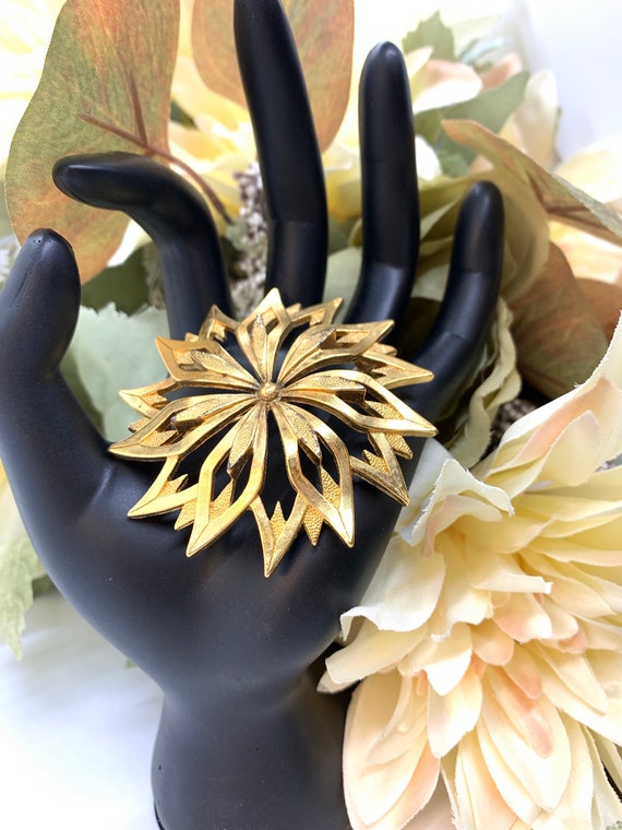 Vintage Monet large matte gold tone open flower d… - image 1