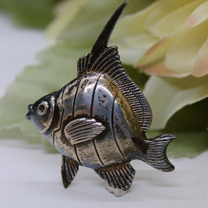 Vintage sterling silver angel fish brooch