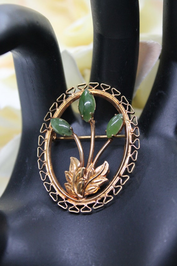 Vintage oval gold tone filigree and faux jade flo… - image 2