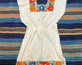 Vintage 1970’s Mexican Embroidered Floral Dress, Women’s XL, Southwestern Style Boho Tunic Dress