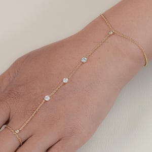 Round Cut Natural Diamond Slave Bracelet / Bezel Set Earth Mined Diamond Hand Chain Bracelet / 14K Solid Gold Diamond Dainty Hand Bracelet