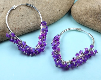 Kolczyki w stylu vintage z fioletowym opalem ognistym, Kolczyki z fioletowym opalem ognistym dla kobiet, Naturalny opal ognisty, Ręcznie robione kolczyki, Kamień szlachetny października, Prezent dla niej.