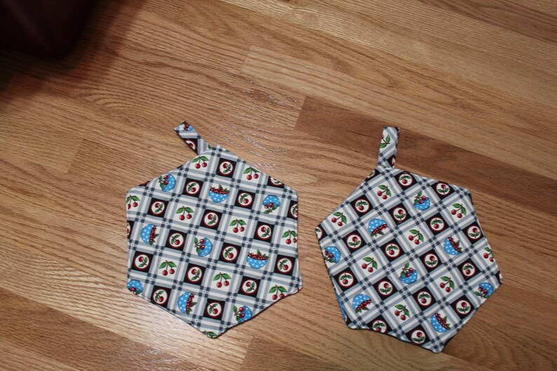Quilted Hexagon Kitchen Hot Pads/pot Holders Mary Engelbreit Etsy