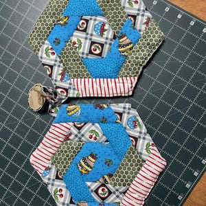 Quilted Hexagon Kitchen Hot Pads/Pot Holders, Mary Engelbreit fabric featured with accent fabrics, handmade 100% cotton