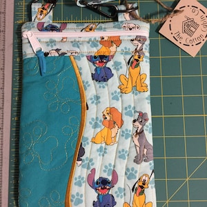 Dogs of Disney Quilted Cross-Body Purse, 9 1/2&quot; x 6&quot; quilted cotton fabric purse, fully lined - zipper closure Disney Dogs Pluto Stitch Max