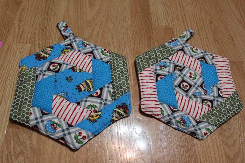 Quilted Hexagon Kitchen Hot Pads/pot Holders Mary Engelbreit Etsy
