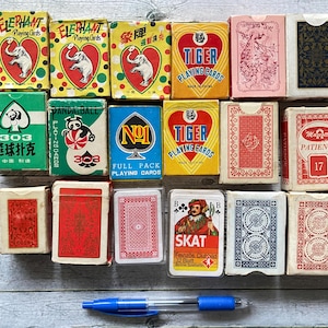 vintage minispeelkaarten. Complete set kleine speelkaartspellen junkjournal-kaarten tijger, panda, piatnik, skat