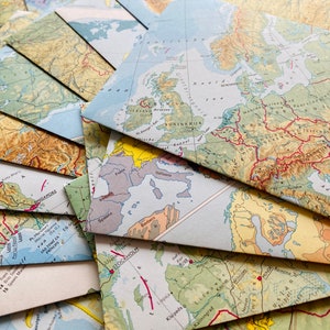25 Handmade Envelopes, created from old world maps, great Stationary, for snailmail, Cute Stationary, medium format, wedding envelope