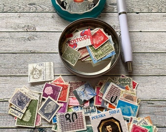 Nederlandse klederdracht, echt, vintage, klein blikje, met postzegels, ideaal voor pennen, ephemera, stekken, knipsels en nog veel meer,