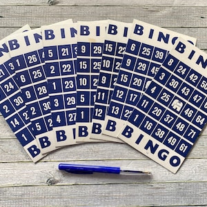 Vintage bingokaarten. Retro bingokaarten, vintage set van 7 bingokaarten. echt product, hetzelfde type, blauw, karton, dik.