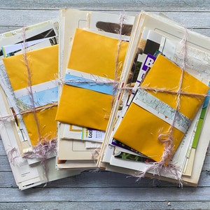 Paquete de más de 150 efímeras, diferentes tipos de papel, paquete de papel, libros en braille, tarjetas de bingo, mapas, postales, papel en braille, caja de efímeras