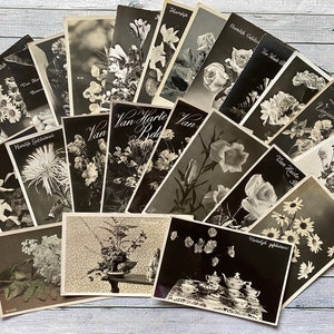 20 cartes postales florales vintage Lucky dip toutes les fleurs des années 30 40 et 50. Cartes photo noir et blanc, n/b