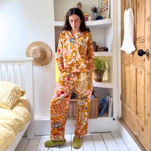 Mens and womens pyjamas deals